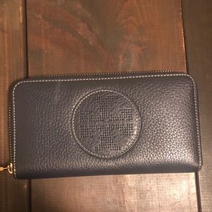 Tory Burch wallet